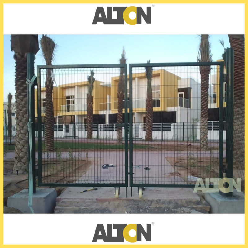 WELDED MESH GATE